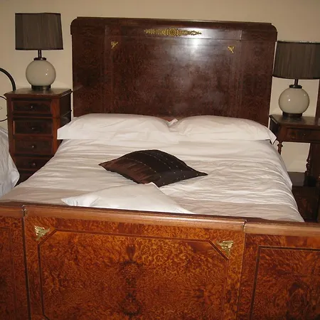 Old Castle House 4*